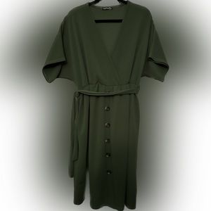BooHoo Dress Green tie belt midi length 16